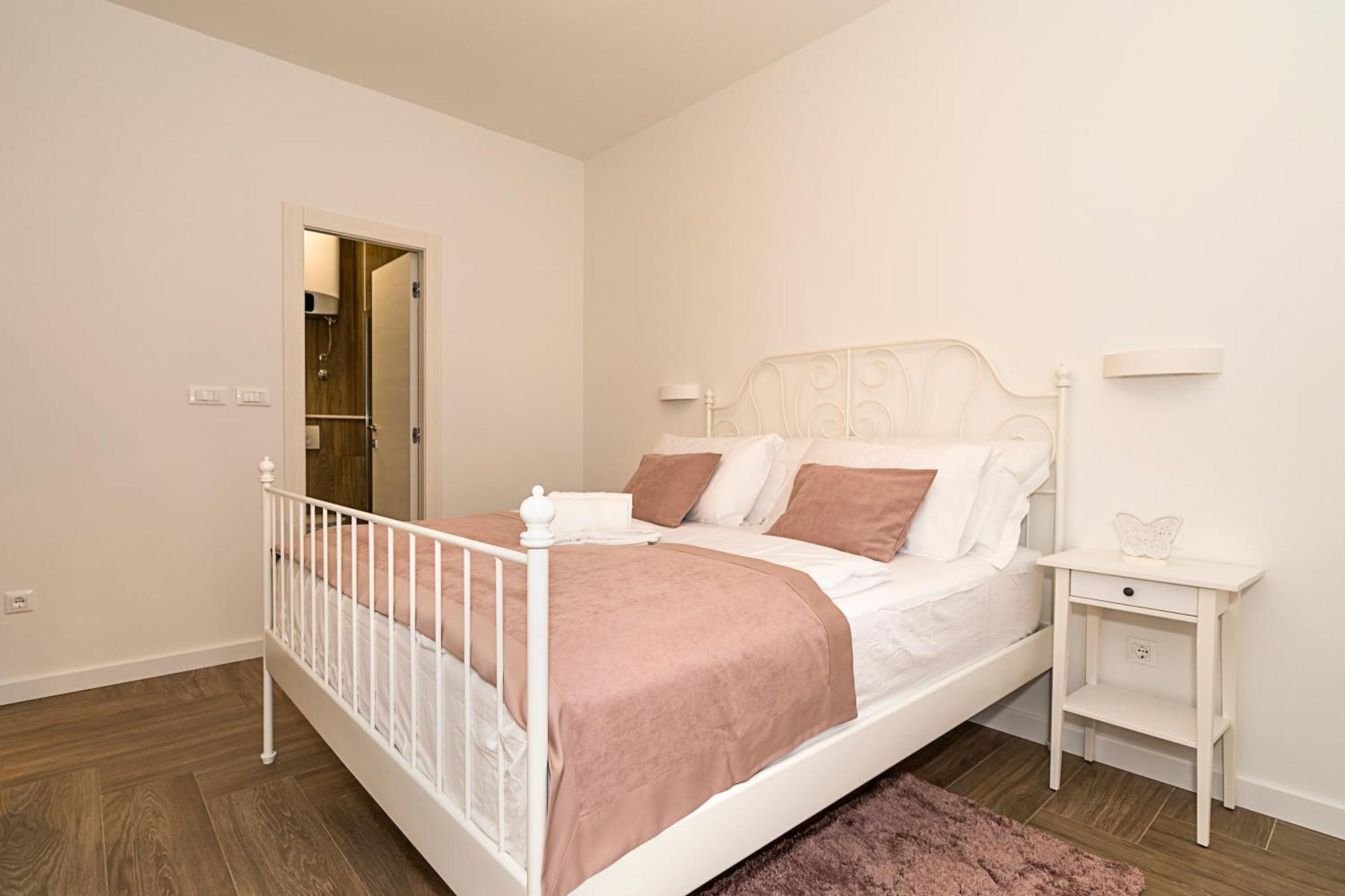 Studio Apartments Marcel Split Kültér fotó